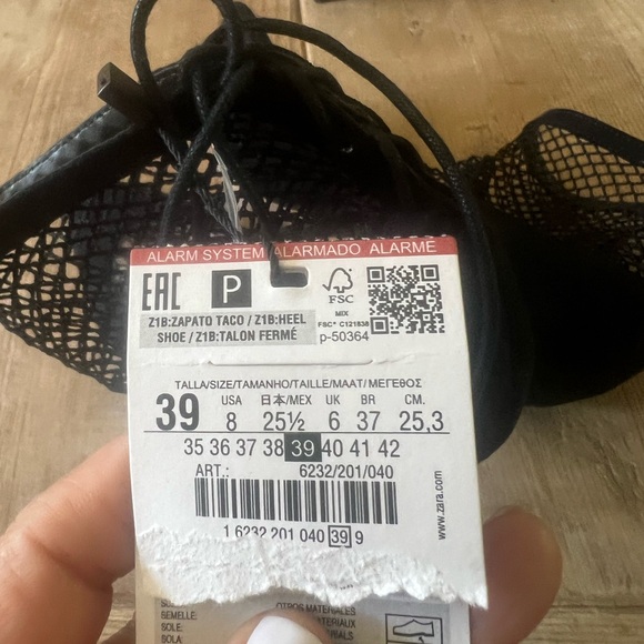 Zara woman’s Black Stiletto Heels with Fishnet Socks - Picture 10 of 11